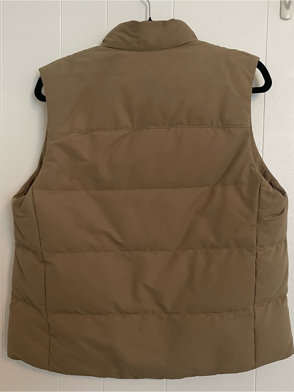 Uniqlo Beige Khaki Minimalist Puffer Vest Fits XS-M - Picture 4 of 13